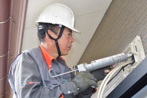 配線などの設置作業